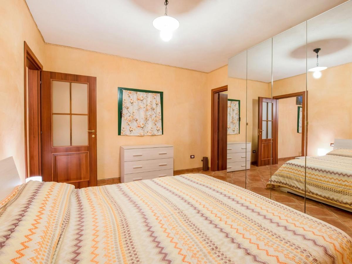 Cozy Chalet At Marone Lake Lombardy With Pool Экстерьер фото