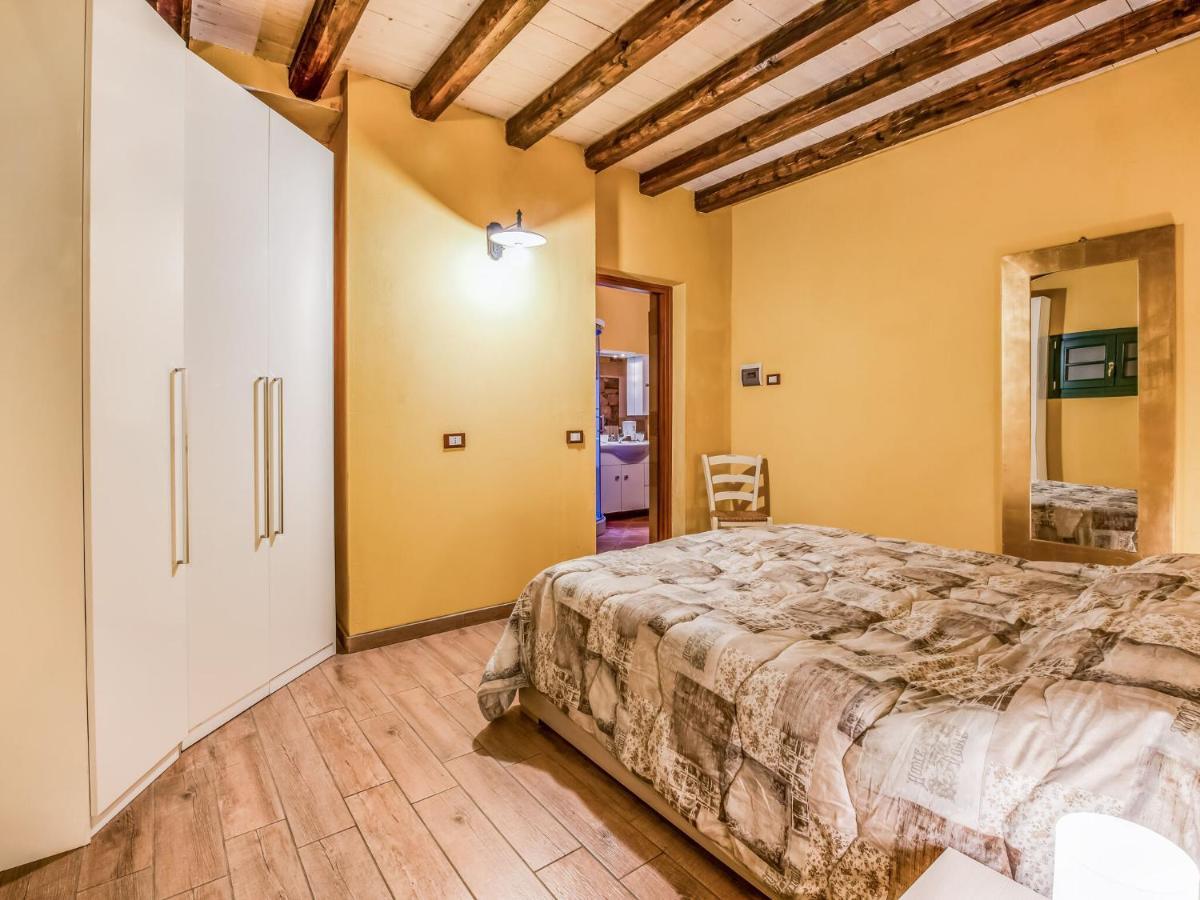 Cozy Chalet At Marone Lake Lombardy With Pool Экстерьер фото