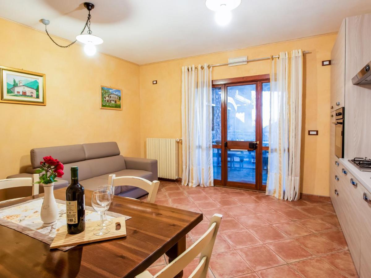 Cozy Chalet At Marone Lake Lombardy With Pool Экстерьер фото