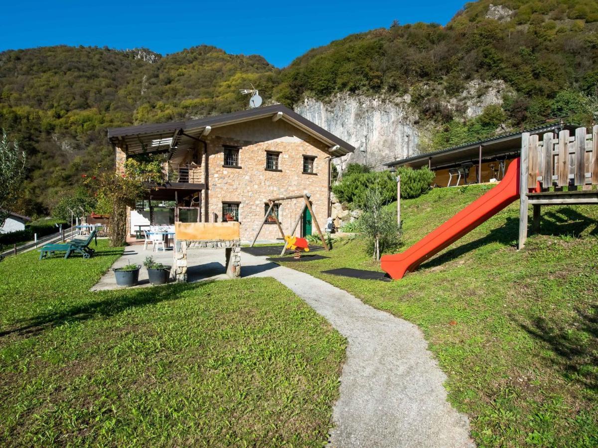 Cozy Chalet At Marone Lake Lombardy With Pool Экстерьер фото